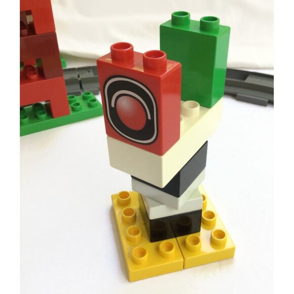 LEGO DUPLO 5554 Thomas Load & Carry Train Set Complete Engine Troublesome Truck - Picture 5 of 13